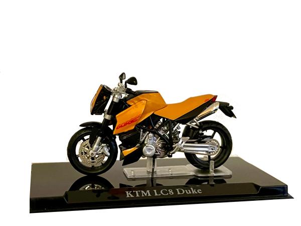 KTM LC8 Duke