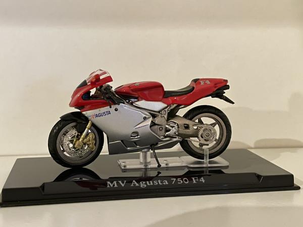 MV Agusta 750 f4